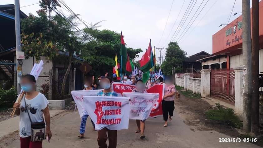 Anti-Junta dawn strike in Kachin State, Moe Kaung city this morning.

#June3Coup
#WhatsHappeningInMyanmar