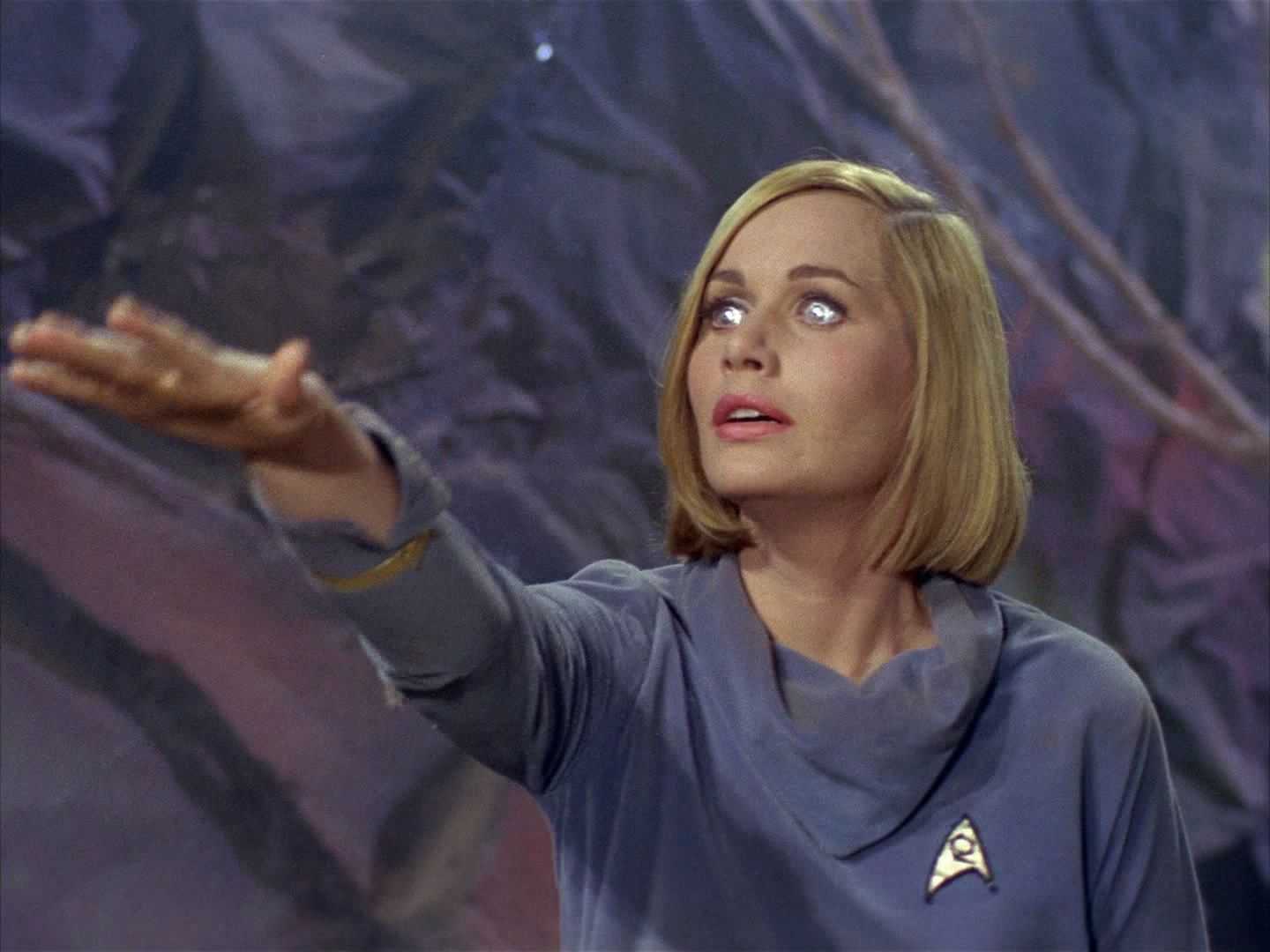 Happy 84th birthday to Sally Kellerman! 