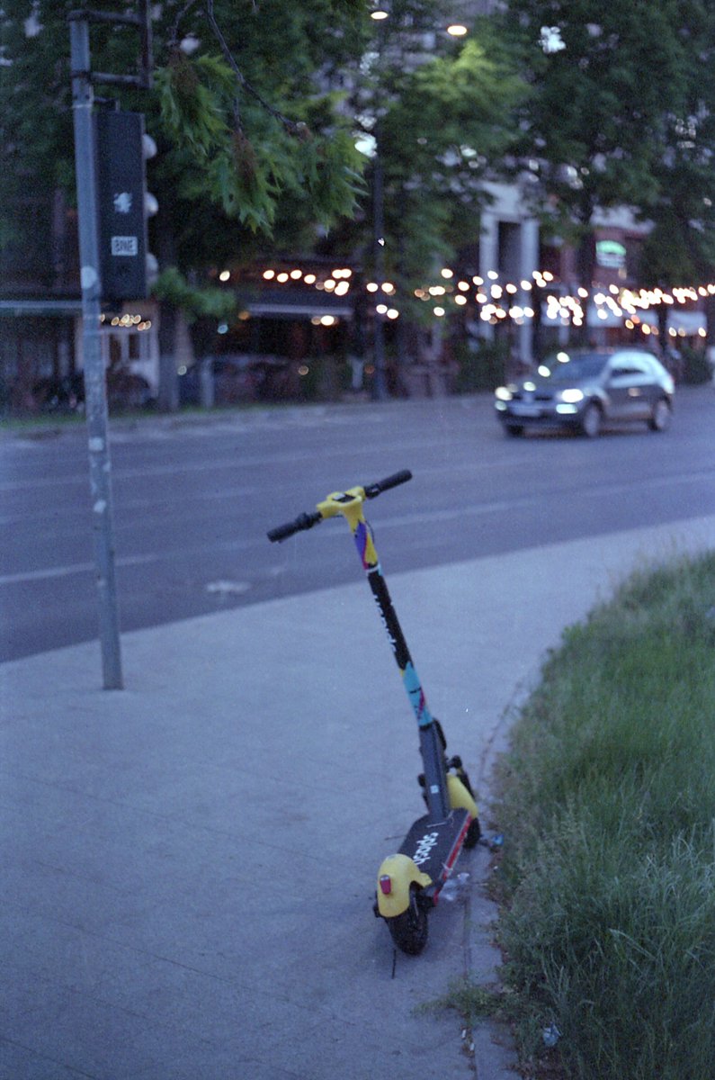 VictorCruceru's tweet photo. Blue Hour
#believeinfilm #pentacon50 #fujifilm #reala500d #ECN2
#minolta #dynax5 #pentacon https://t.co/xrBjc7DjJI