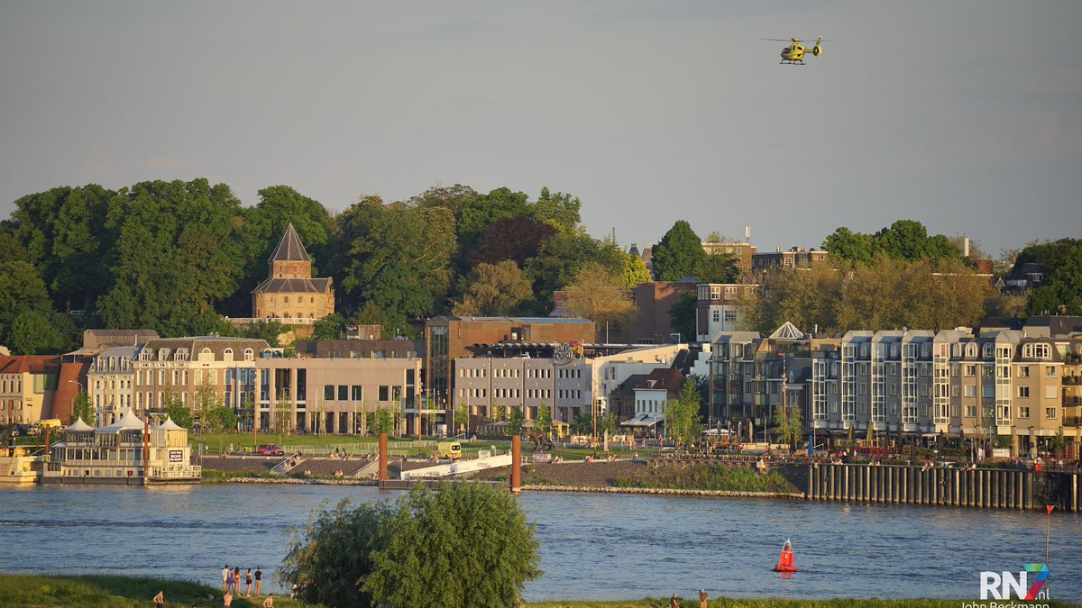 Verwarring op Waalkade: hulpdiensten rukken massaal uit, uiteindelijk loos alarm..