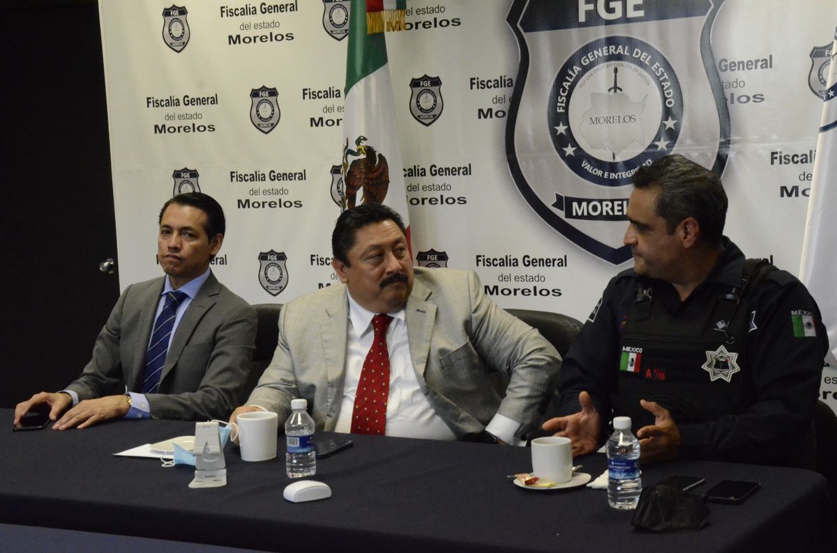 Fiscalia_Mor's tweet photo. #ComunicadodePrensa
En conferencia de prensa realizada de manera virtual, el Fiscal General del Estado de Morelos y el secretario de Seguridad Pública del Municipio de #Cuernavaca, informaron sobre los hechos ocurridos sobre avenida Emiliano Zapata.

https://t.co/cjy6z3gE7X https://t.co/2jdEb8wjGI