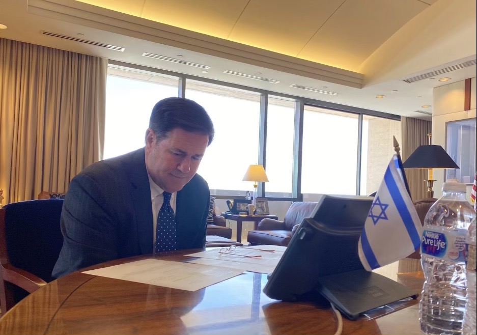 Doug Ducey tweet media