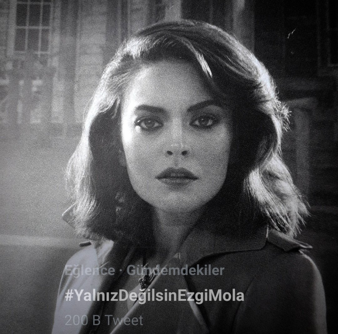 mercanndenizz's tweet photo. "Kız çocuklarına korkmamayı öğreteceksin." 
İyi ki sen Ezgi'm iyi ki... 🖤
#YalnızDeğilsinEzgiMola https://t.co/fCZiNFJRvk