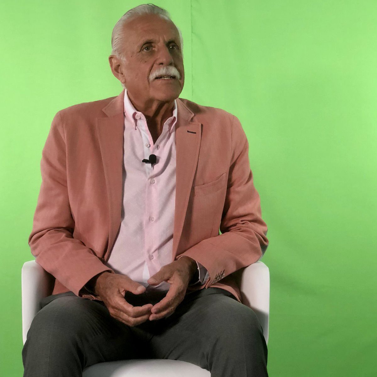 #RafaelHerrerías, exitoso empresario mexicano 🤝🇲🇽 es nuestro próximo invitado en el #Anecdotario y en #MéxicoEsNuestro ¡No te lo pierdas, muy pronto! 

Suscríbete a nuestro canal de YouTube: bit.ly/AjoloteV ✔️

#Empresarios #México #AjoloteV