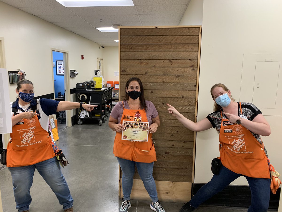 Nicole Lindgren tweet media