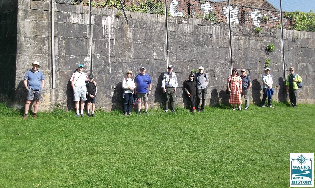 WalkwithHistory's tweet photo. A big thank you to everyone who supported us during the Plymouth History Festival 2021. On our latest walk we followed the historic defences of #Devonport looking at what can be seen today. #Walls #Plymouth #walking #Devon https://t.co/H8ipZydiMM