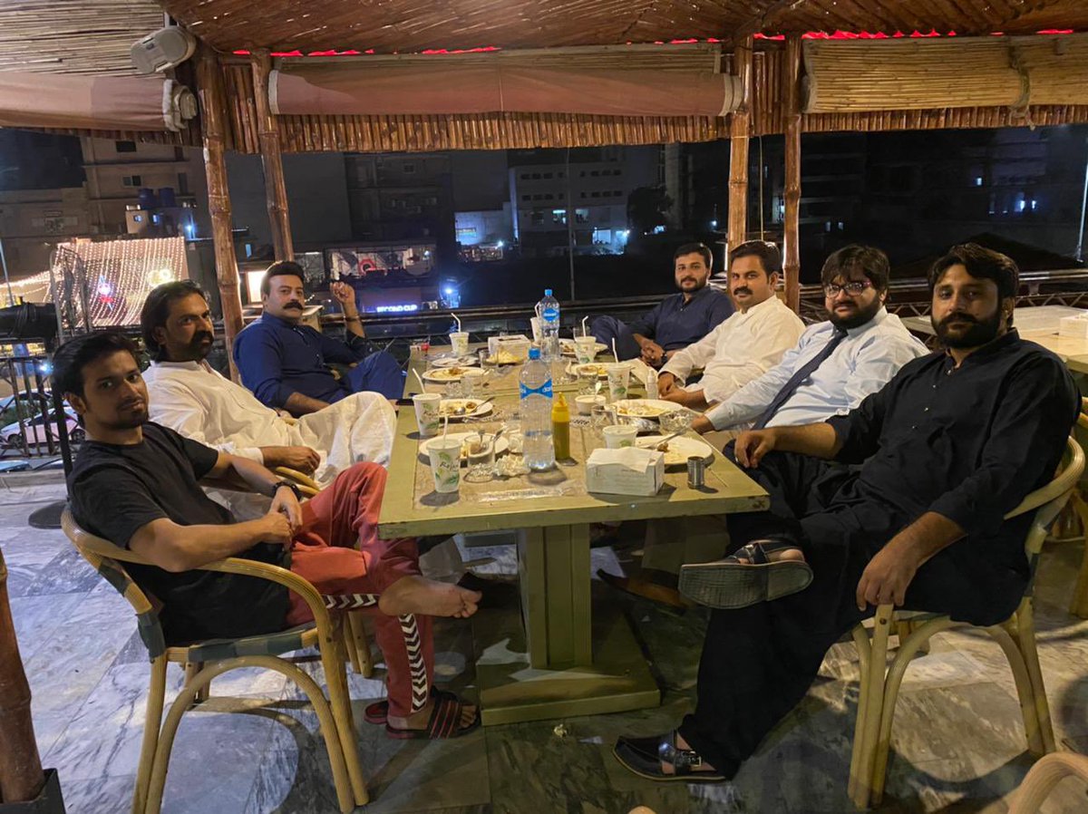 MohsanMalhi's tweet photo. #LateNight #dinner &amp; #Chit_Chat with #Faisalabadian  Thanks @AdvAliSherKamb1 https://t.co/iVg5j8RgCG