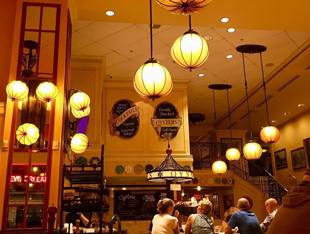 RWNewOrleans's tweet photo. Dickie Brennan’s Bourbon House is all about local seafood. If it’s not in season, you won’t find it on the menu. Enjoy authentic New Orleans dishes at New Orleans’ premier oyster bar and seafood restaurant. Menu at https://t.co/nFWYYCXb9w #RWNO https://t.co/3tChvf3ynz