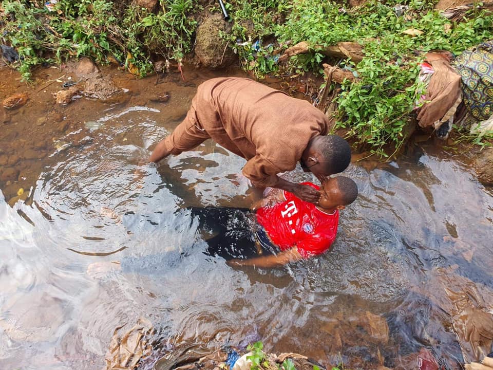 UPCIMissions's tweet image. This man visited the Capital City Church last Sunday. When we asked who had invited him, he said "The Holy Spirit drew me." He had a Bible study on Wednesday and on Friday, he was buried in Jesus' name!
~Blackmons on a Mission- Guinea
#Globalmissions #IAMGLOBAL #UPCImissions