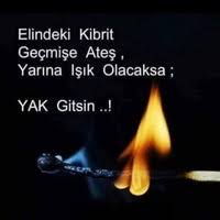 SurSelcuk's tweet photo. Hiç Bir İnsanı Yalanla Mutlu Etme Yoluna Gitmedim. 
Kalbimde Olmayan Duygulardan Varmış Gibi Söz Etmedim. 
Benim Olan Ömrü İse, Hep Birilerini Mutlu Etmek İçin Heder Ettim....!! https://t.co/7X08uTkPs7