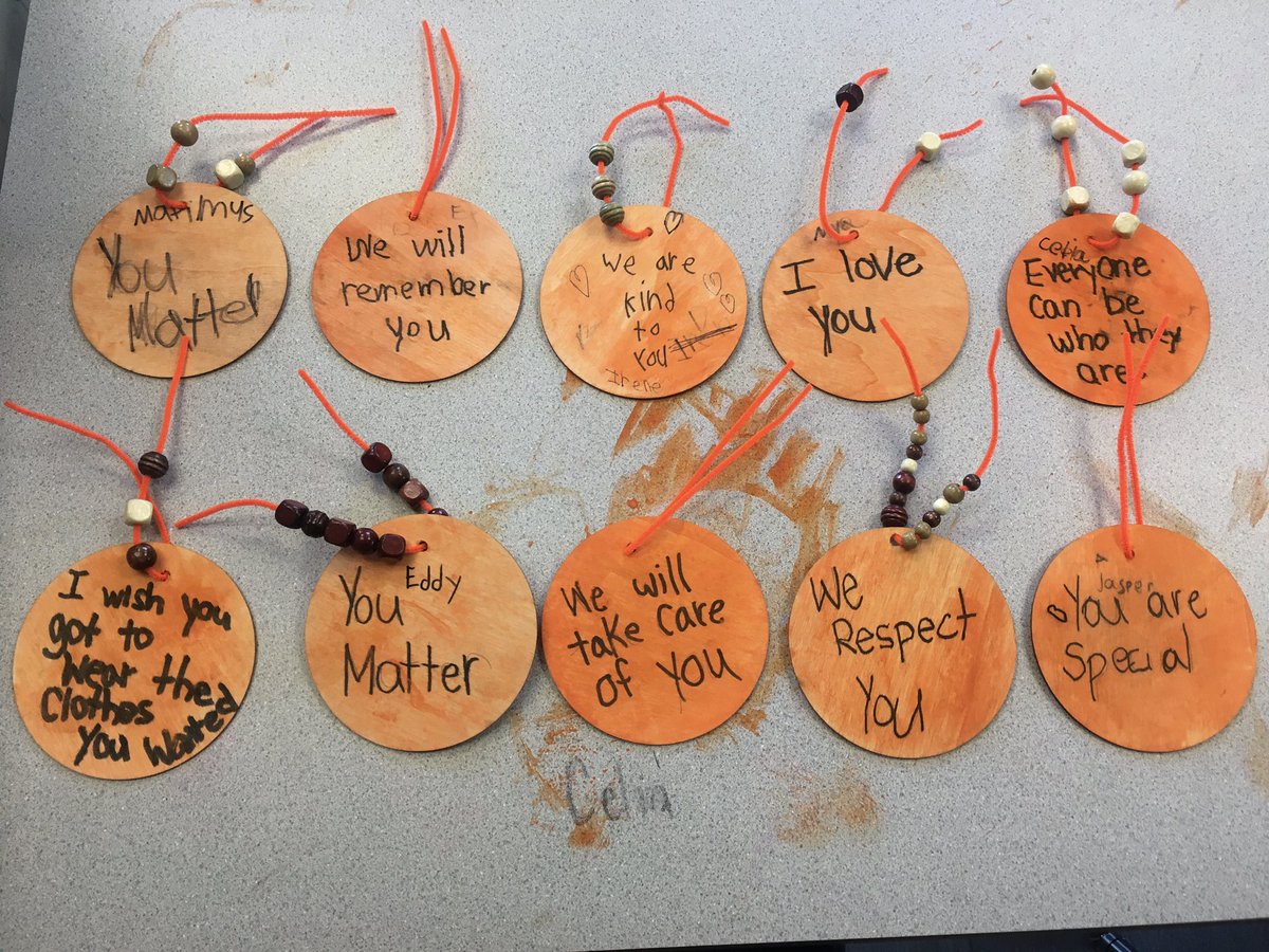 WRkinders's tweet photo. Kindergarten messages to the children of residential schools displayed for our community to see. @Surrey_Schools https://t.co/7URMj9m5X6
