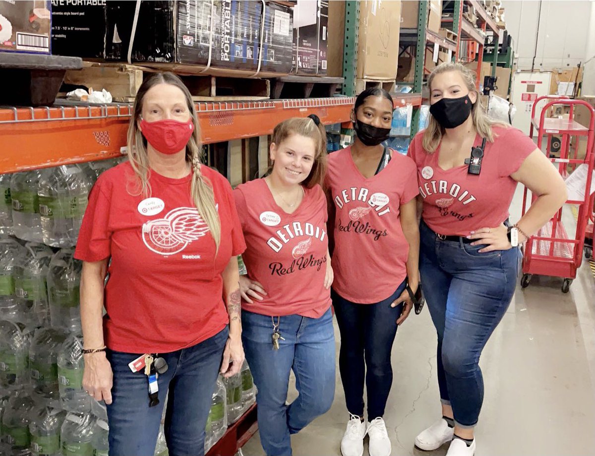 ✨Spirit week ✨ continues here at #THE354 ! Today was favorite sports team/college appreciation day! Our Detroit Red Wings were a fan favorite today!