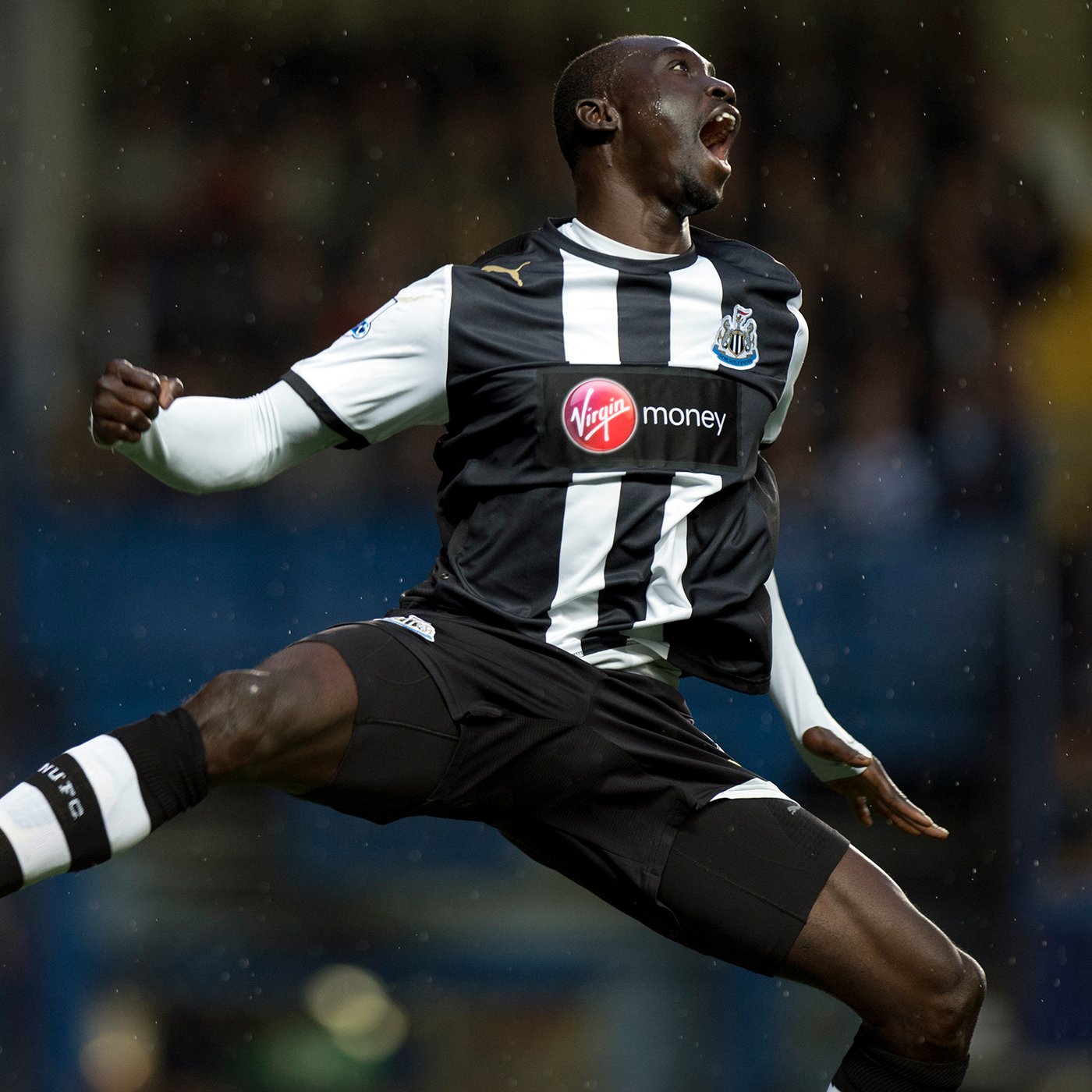 Happy birthday Papiss Cissé Still can t work out how you scored that second goal against Chelsea 