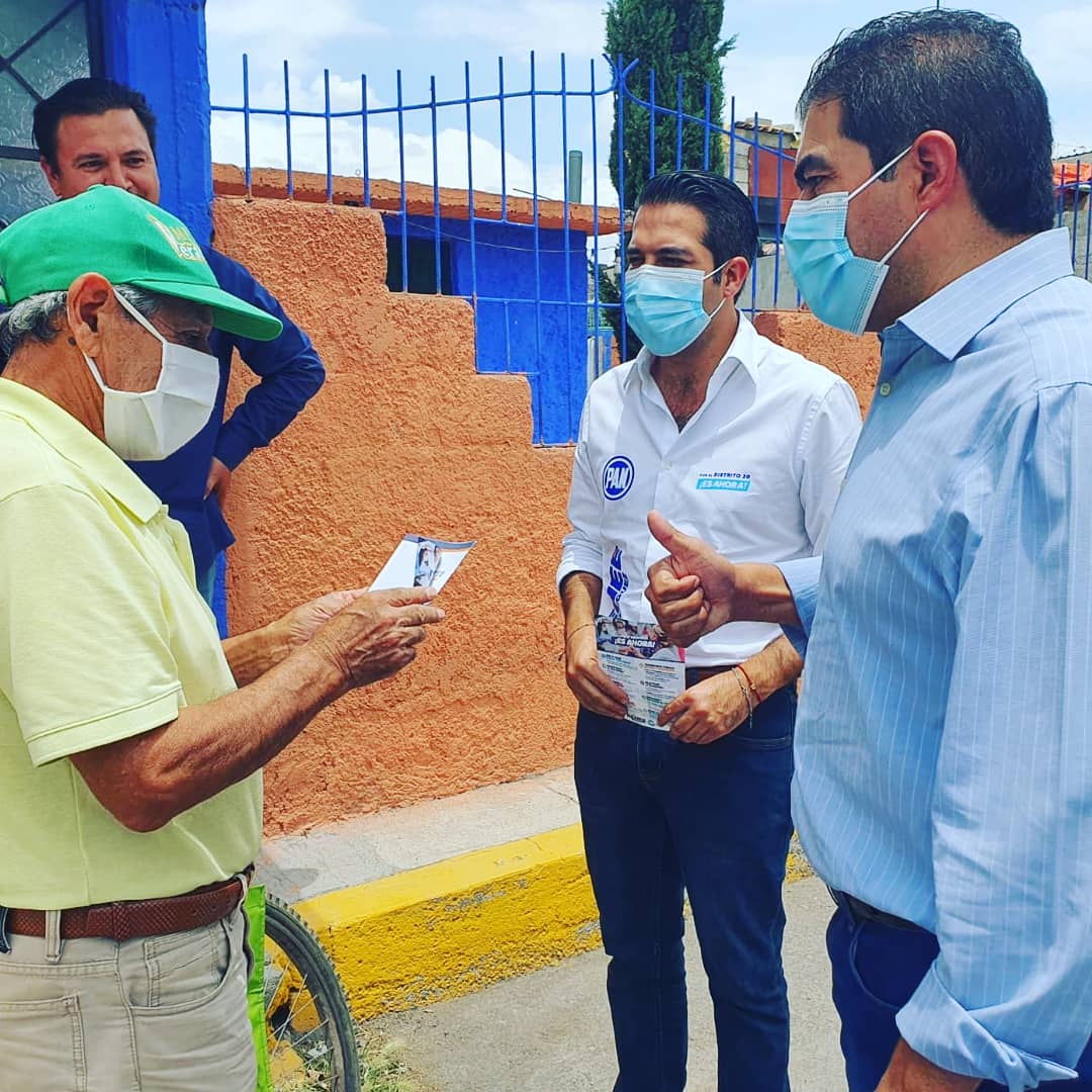 DanielParraOfic's tweet photo. Hasta el último minuto de esta campaña estamos recorriendo las calles, las colonias, los fraccionamientos, los pueblos, los barrios, los hogares, los comercios, llegando hasta el ultimo rincón de este gran distrito. ¡Vamos a ganar! con la fuerza de la mayoría este 6 de junio. https://t.co/0flpZDcous