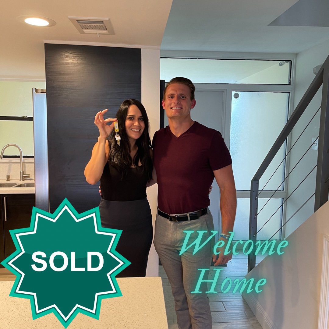 🏡CONGRATULATIONS To Sheila On Her New Home!!🎉
#firstimehomebuyer #realestate #home #condo #boca #bocaraotn #palmbeach #florida #joe #michele #thevairogroup #exp #florida #beach #southflorida #boat #sun #moving #sunny #realtor #yournexthome #sold #buy #sell #rent #investing