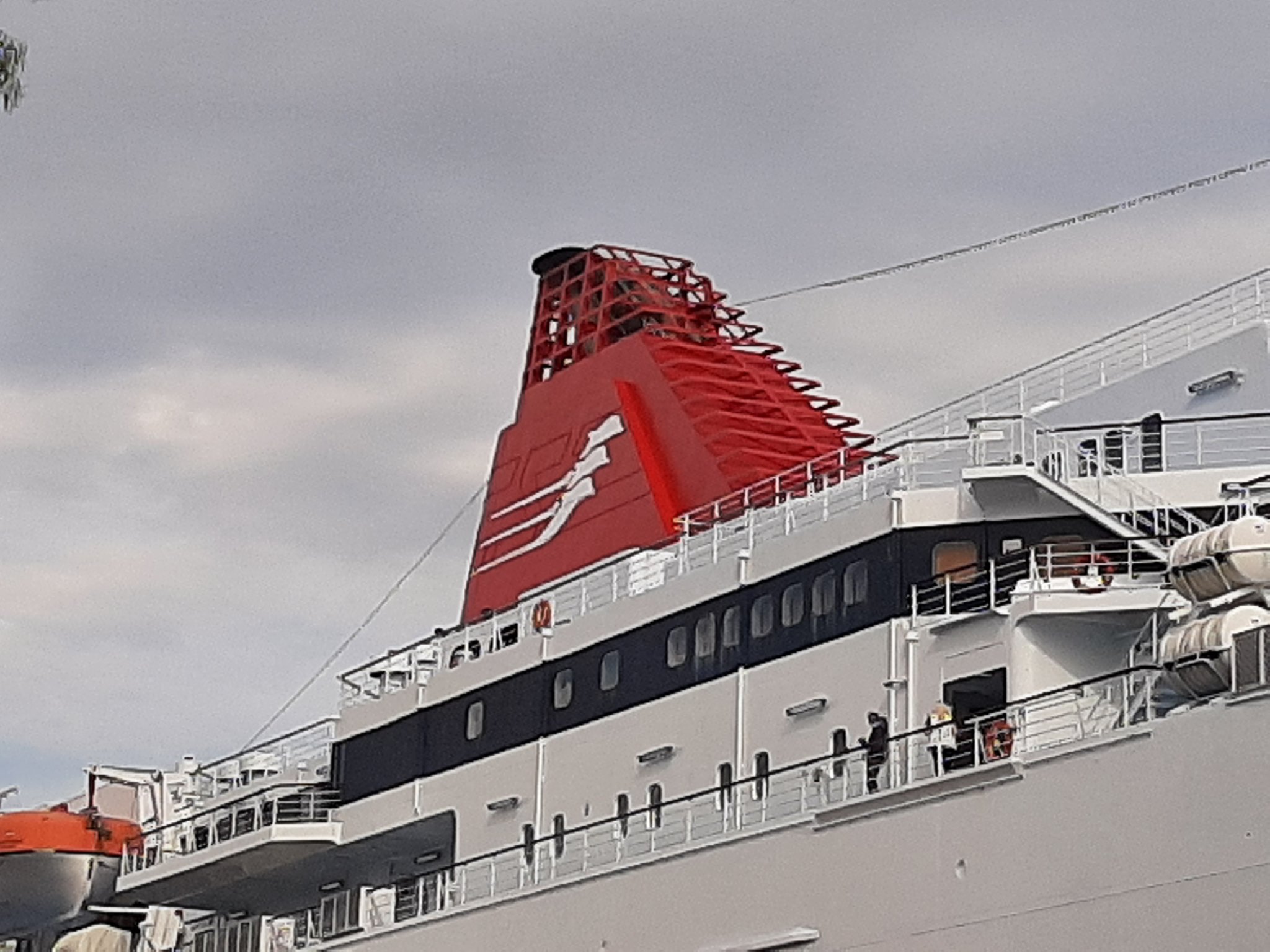 Blue Horizon Nissos Samos Ex New Akashia Funnel As You Can See Shin Nihonkai Ferry Logo Is Still Visible T Co Mtjlihagbt Twitter