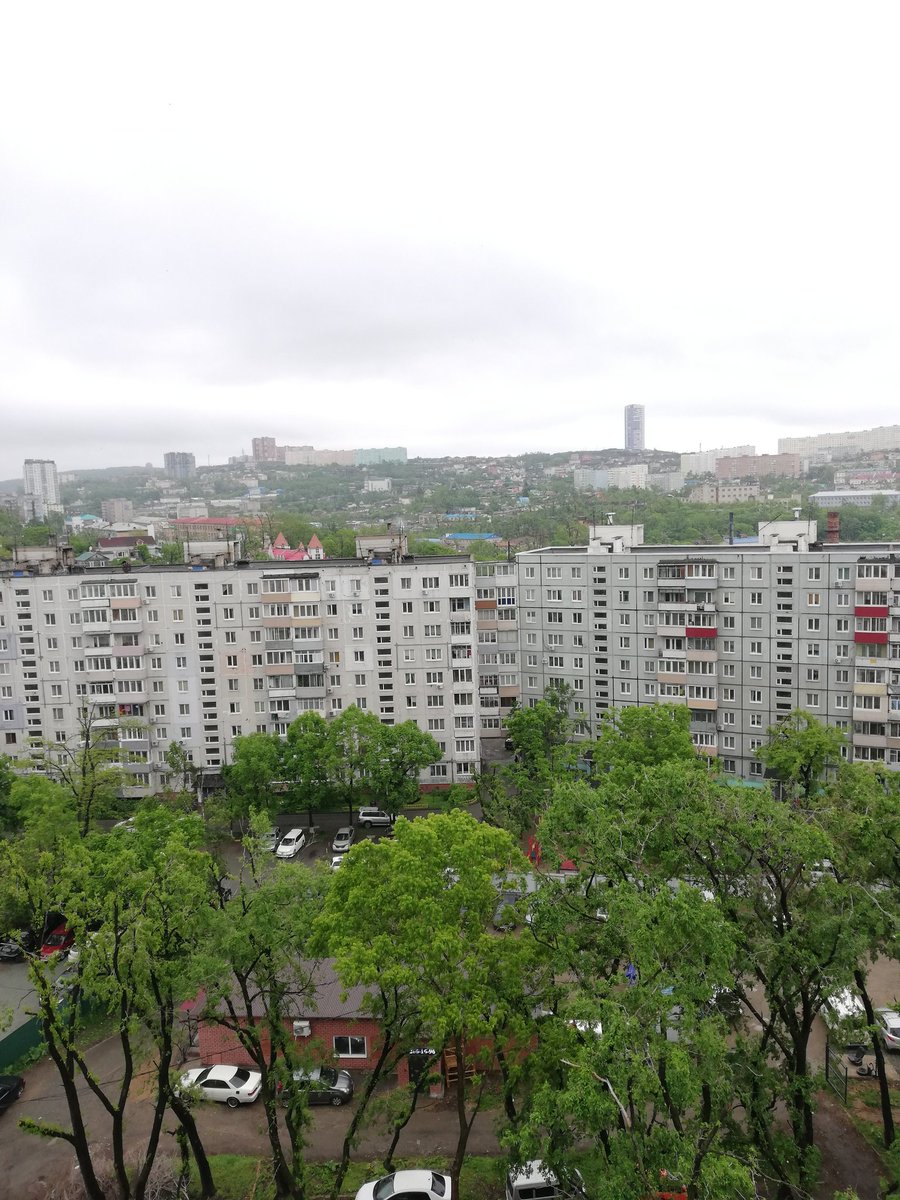 在ウラジオストク على تويتر おはようございます 今日のウラジオは雨です 薄霧もあり 気温は 13 南東風 15 23m S 今日は風もとっても強いです ウラジオストク なう ロシア 今日 おはよう 朝 木曜日 天気予報 6月 夏 T Co Uyxgq1oqz8