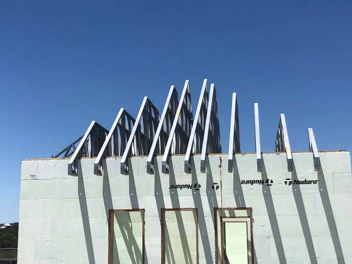 innometalstuds's tweet image. 💡Window openings were framed into the outside walls at factory, saving time and ensuring accuracy of construction🔩