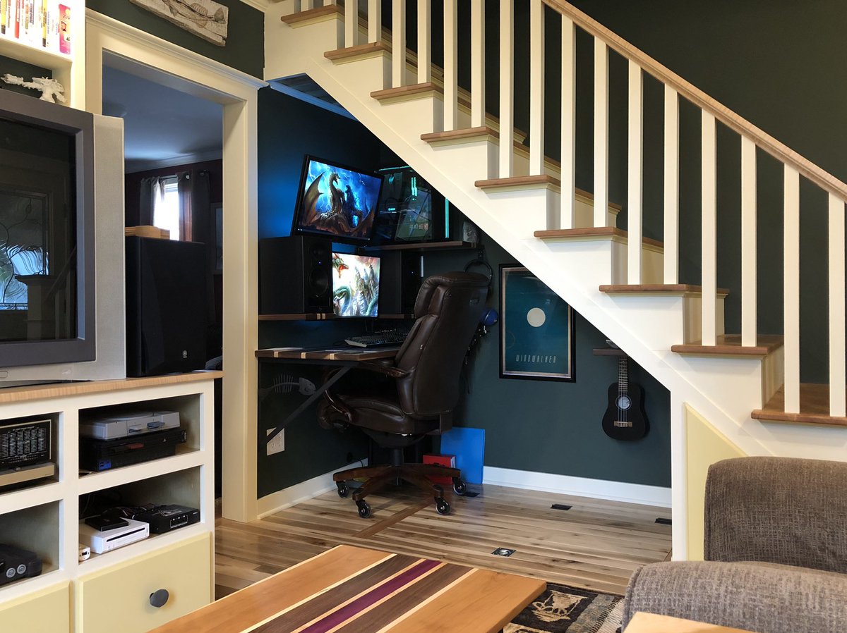 NipeArcade's tweet photo. Finally finished my PC build and setup! Converted my old cellarway to use the space better. The original cellar door is still there around the corner too for easy cable management. https://t.co/MnHCF6bbWV