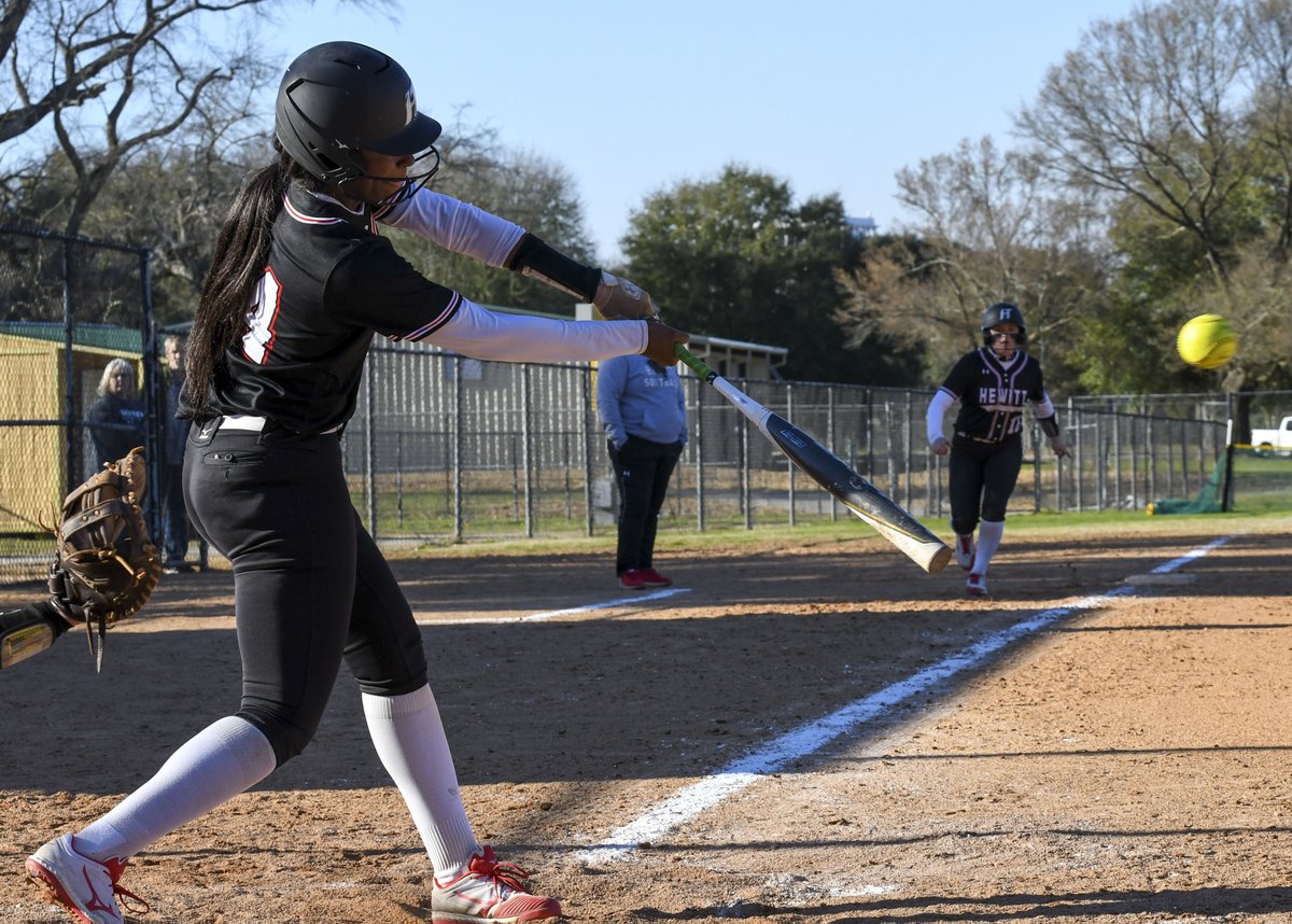 KyleParmley's tweet photo. ALL-SOUTH METRO SOFTBALL: Unveiling the Starnes Media All-South Metro Softball Team...

- @AnnabelleWidra is Player of the Year and Pitcher of the Year
- @AnyceHarvey2021 is Hitter of the Year
- Lissa Walker is Coach of the Year

The full team: https://t.co/coXntxgpHC https://t.co/jxdpq20CEt