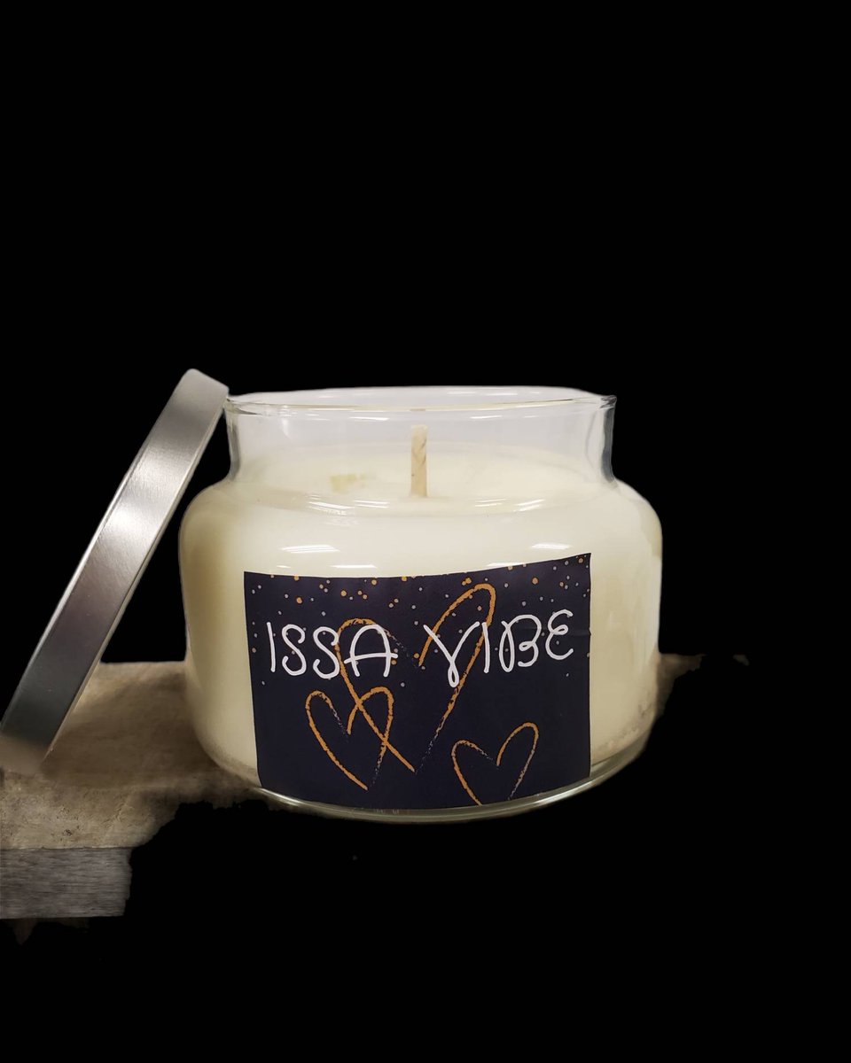 EvansTiadena's tweet photo. How are you winding down on Hump Day? After work how do you catch a vibe? Do you light a candle while music is playing? Are you just blowing out the candle and ready to just sleep? Let us know how you relax! 😌 https://t.co/5aCbN3BCtX