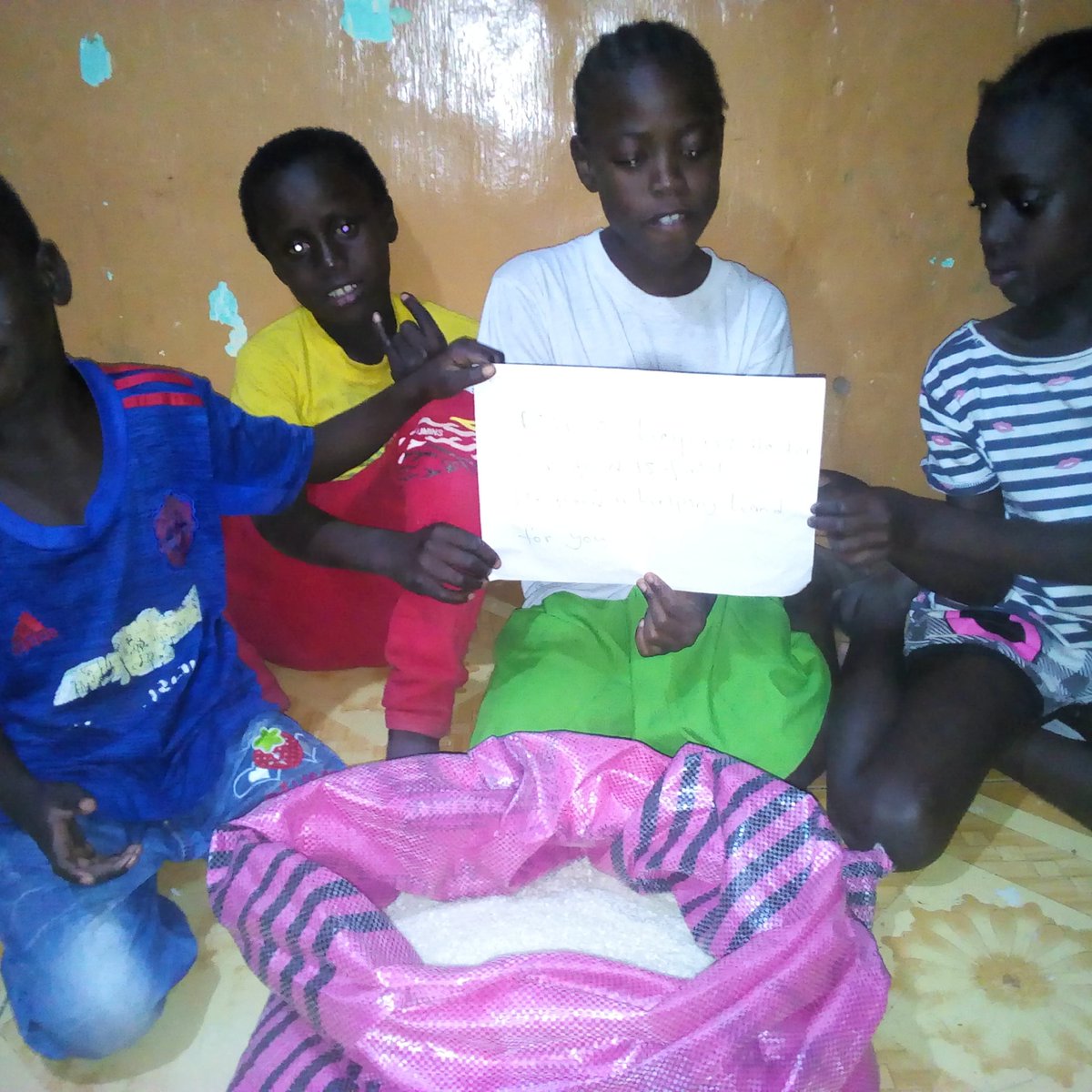 ModouSa32495215's tweet image. The Bible says help the poor and needy this seblings needs a helping hand