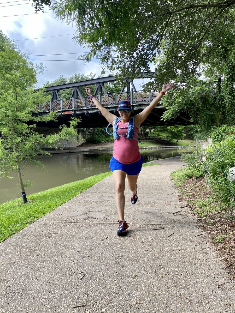 LegallyRunner's tweet photo. Happy #globalrunningday!!
#bibchat #bibravepro #bibravepride #texasrunner https://t.co/NxT6Q1BaIF