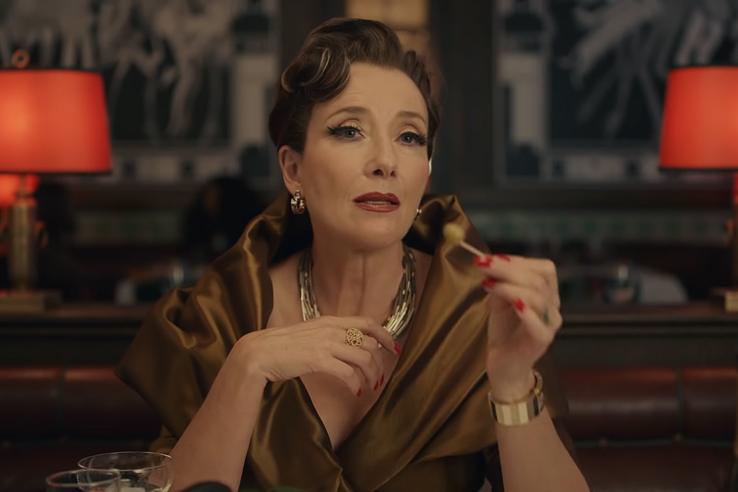 𝐓𝐚𝐞𝐫𝐢 てり クルエラ役のエマ ストーンに目が行きがちですが 今作のエマ トンプソンも最高でした エマ トンプソンといえばハリーポッターのトレローニー先生なんですが みてよこの美麗っぷり エマー 俺だー ふ 踏んでくれ ッッ