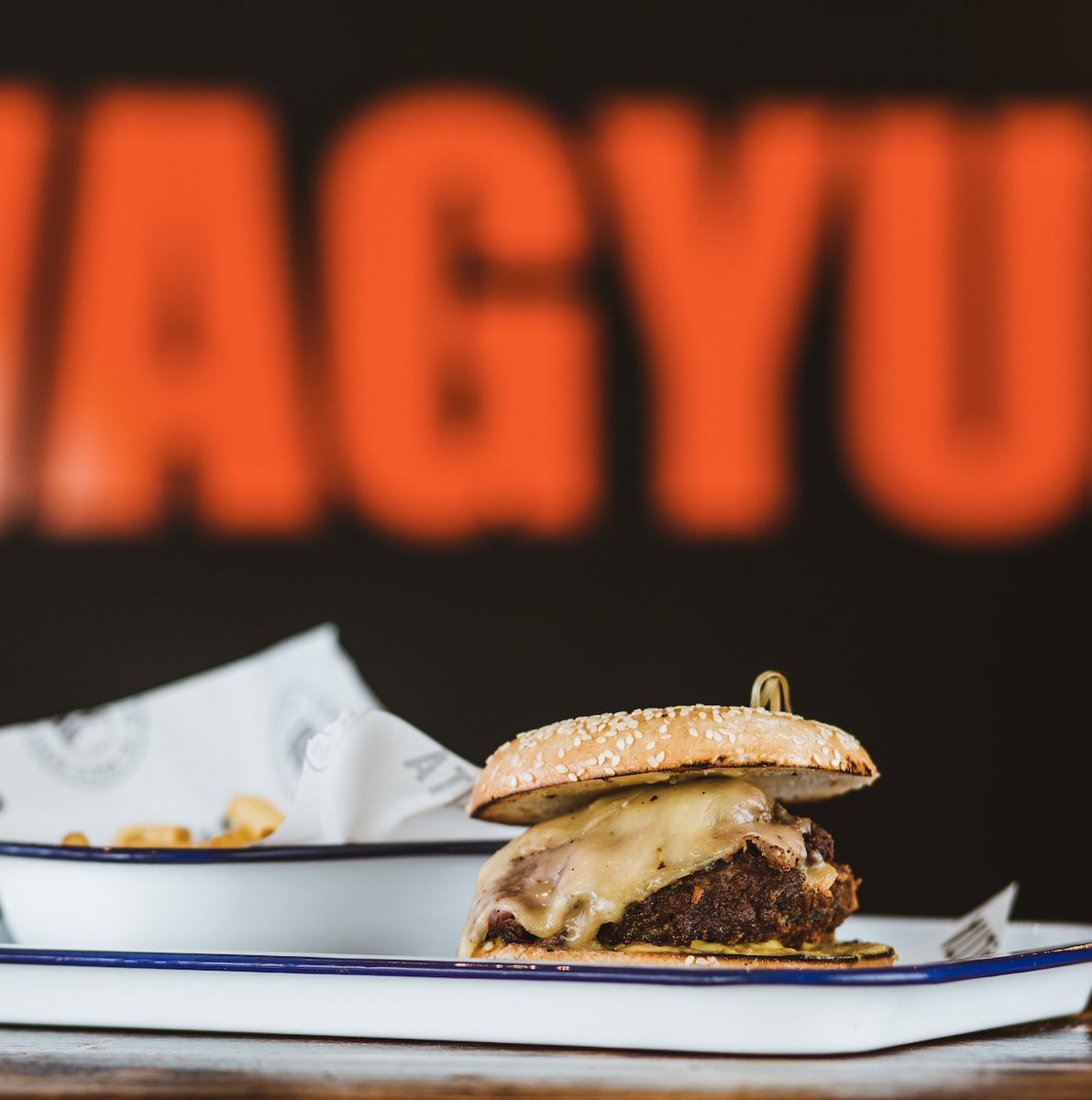 SolitaNQ's tweet photo. From the buzzing street of the Northern Quarter straight to your home, get your midweek takeaway sorted🍴

Whether you fancy a burger, wings, hotdogs or more, order from Solita today via @deliveroo🤩

Simply click the link➡️ https://t.co/b2J0MSAwpH https://t.co/eYDEsDjeOD