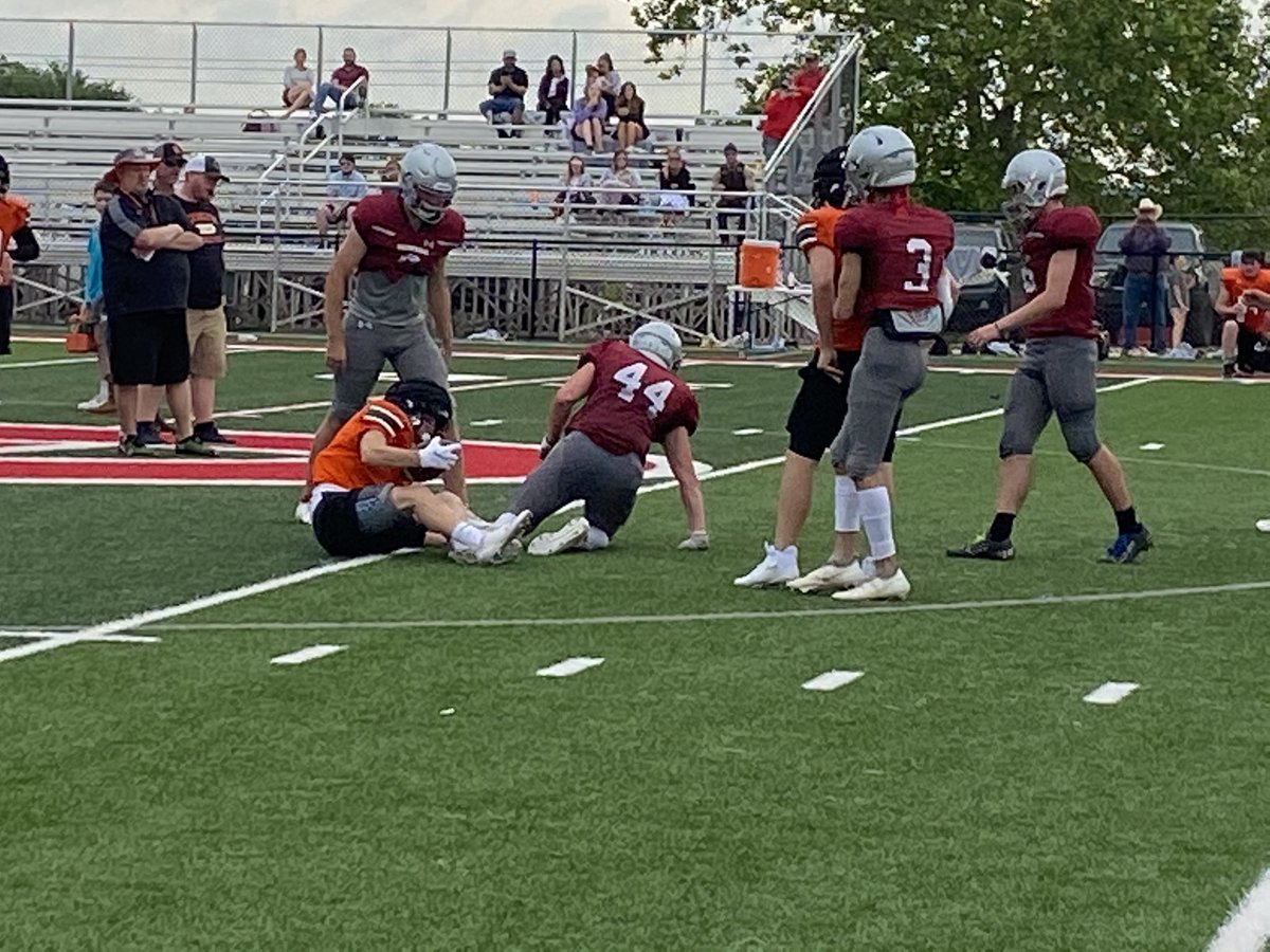 G_GreyPowell's tweet photo. @JonesCreighton had like 3 picks today and there was definitely some physicality happening! #Pursue #CodeMaroon #Brotherhood https://t.co/5cG4bJDEi8