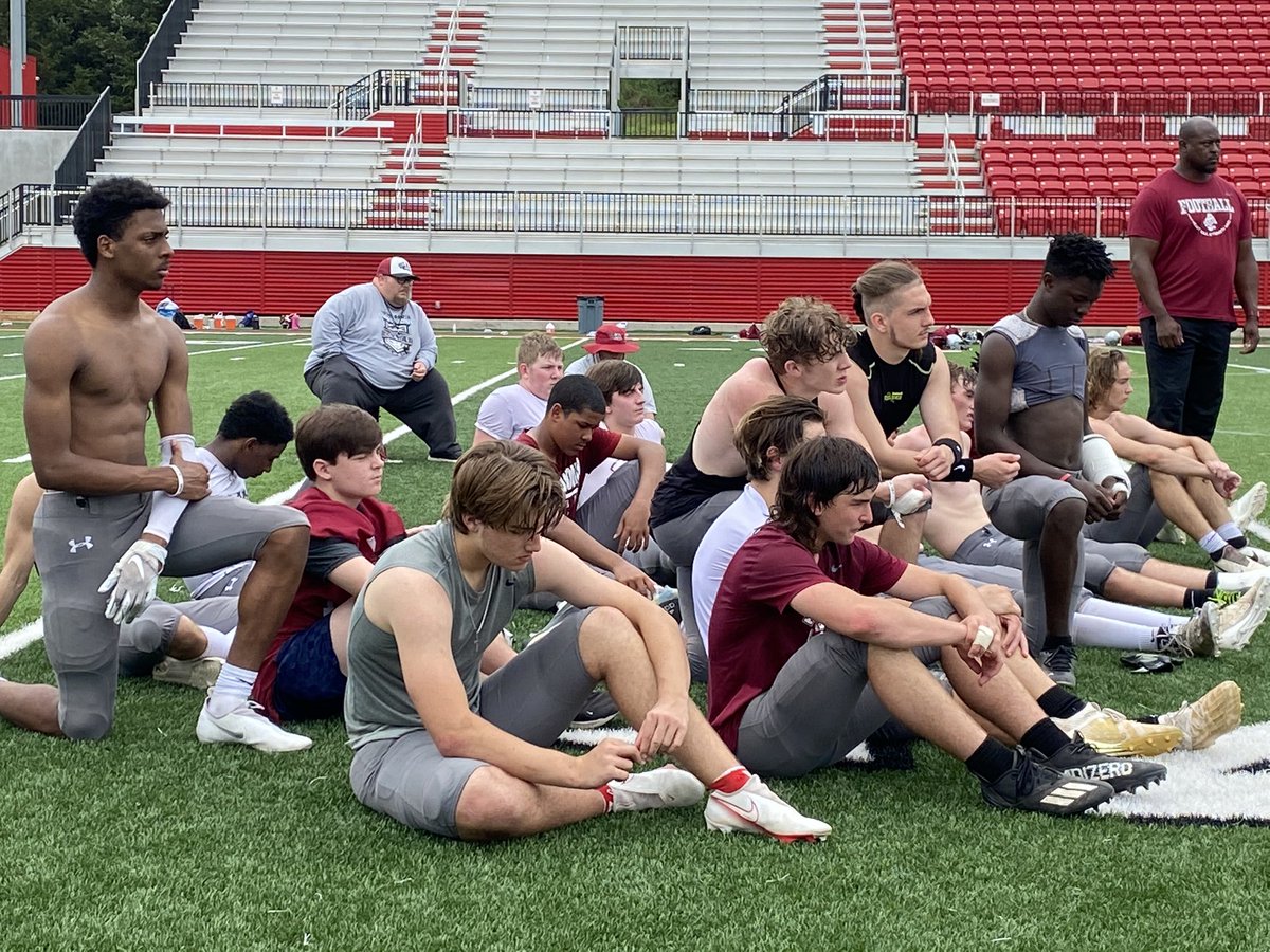 G_GreyPowell's tweet photo. Listening to the FCA Devotional after team camp today! #Pursue #CodeMaroon #Brotherhood #OklahomaFCA https://t.co/S7vOoyPmji