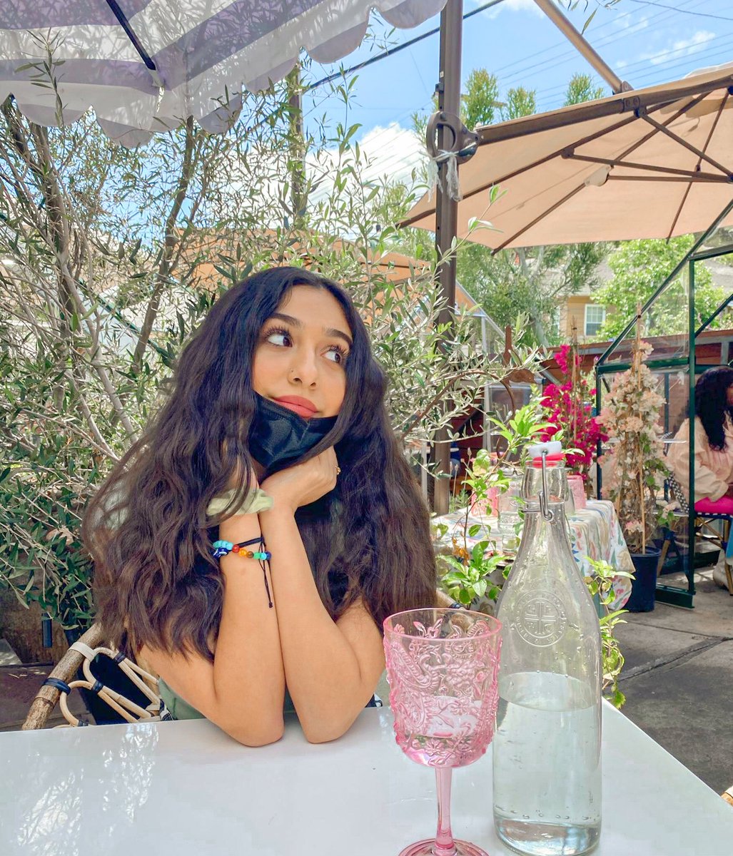 SigmaKappaCSULB's tweet photo. Starting our first #WhyΣΚWednesday with our VP of Communications &amp; Operations, Gia Rubalcava! 

“Everyday I am so grateful and proud to be a Sigma Kappa...” 

Read the rest on our instagram!

#LBStateSigKap #DoveLove @giarubaa https://t.co/PJmEgfxl16