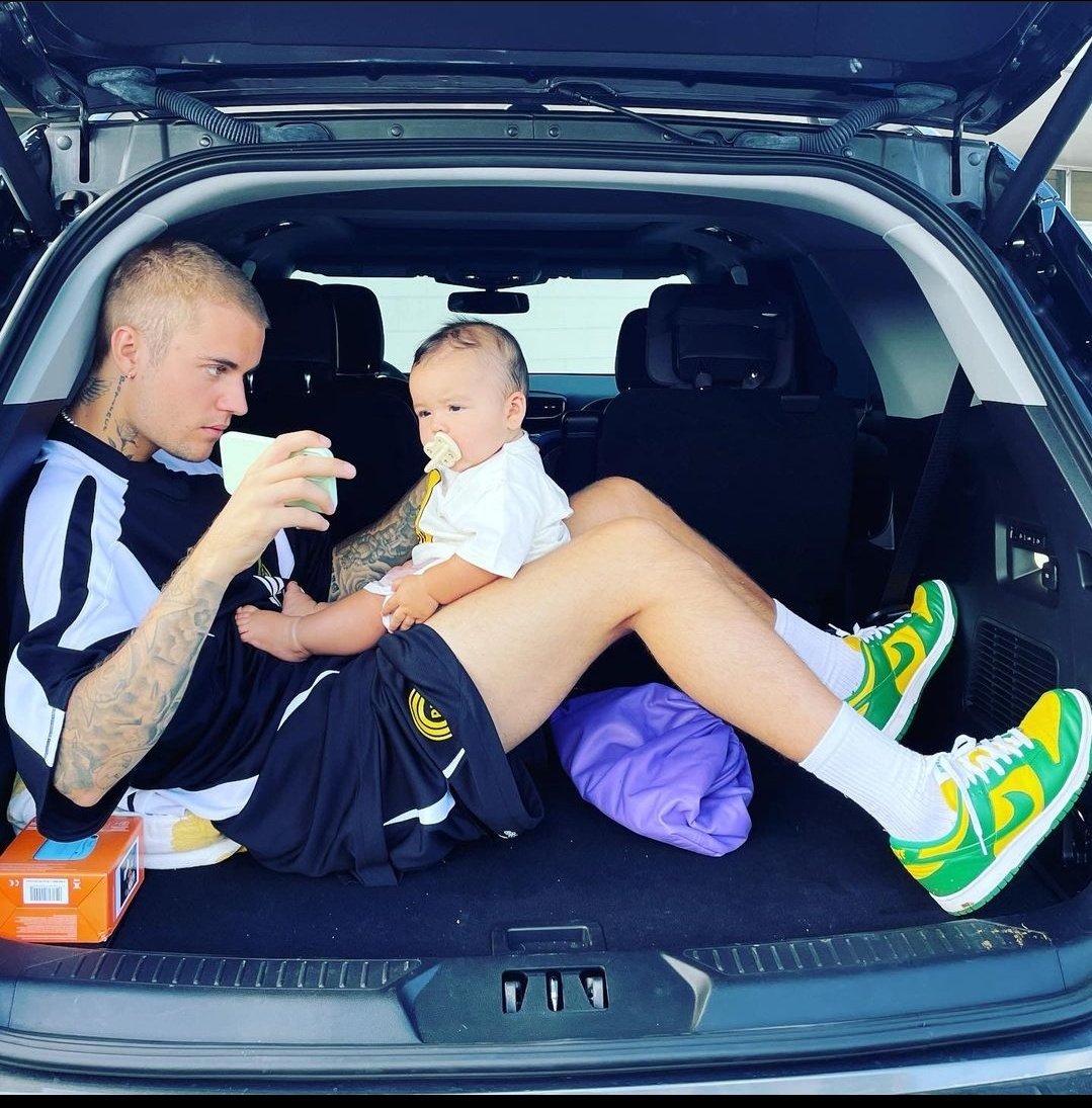 TeamJustinAR's tweet photo. جاستن بيبر على انستغرام •|•

😍🥺 https://t.co/fIbo0xeaYx