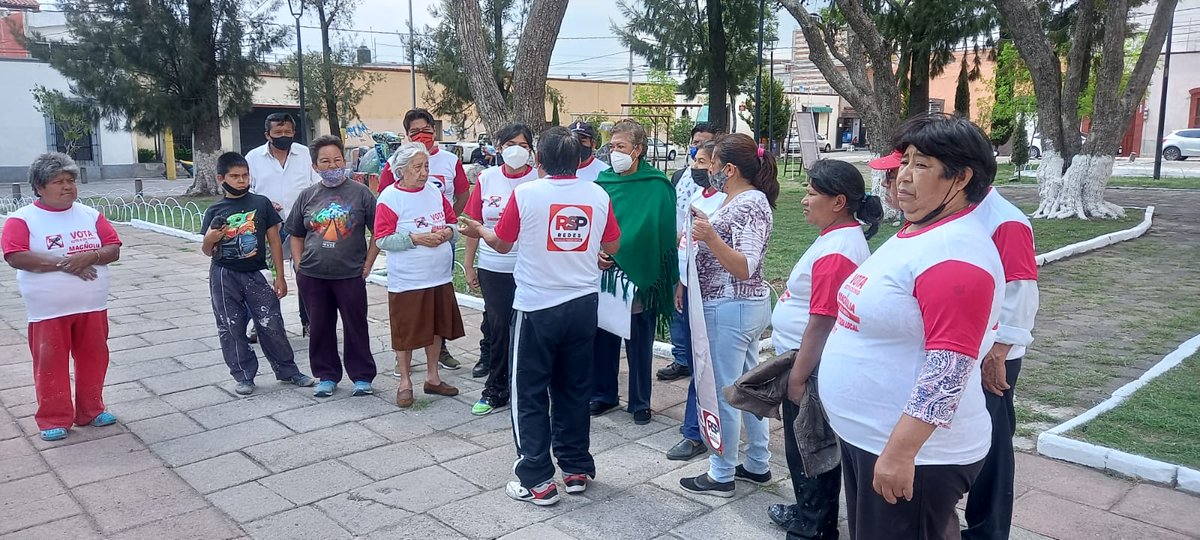 MaestrosProgre1's tweet photo. 👏🏼🚩Gran cierre de campaña diferente de nuestra candidata #Distrito17 Magnolia de la Huerta trabajando en mejorar el parque de los remedios,  porque es una mujer de hechos, no solo palabras.

#VotaRSP #VotaXMagnolia #6DeJunio #Elecciones2021 #SanarAPuebla https://t.co/z6bUYt1cfh
