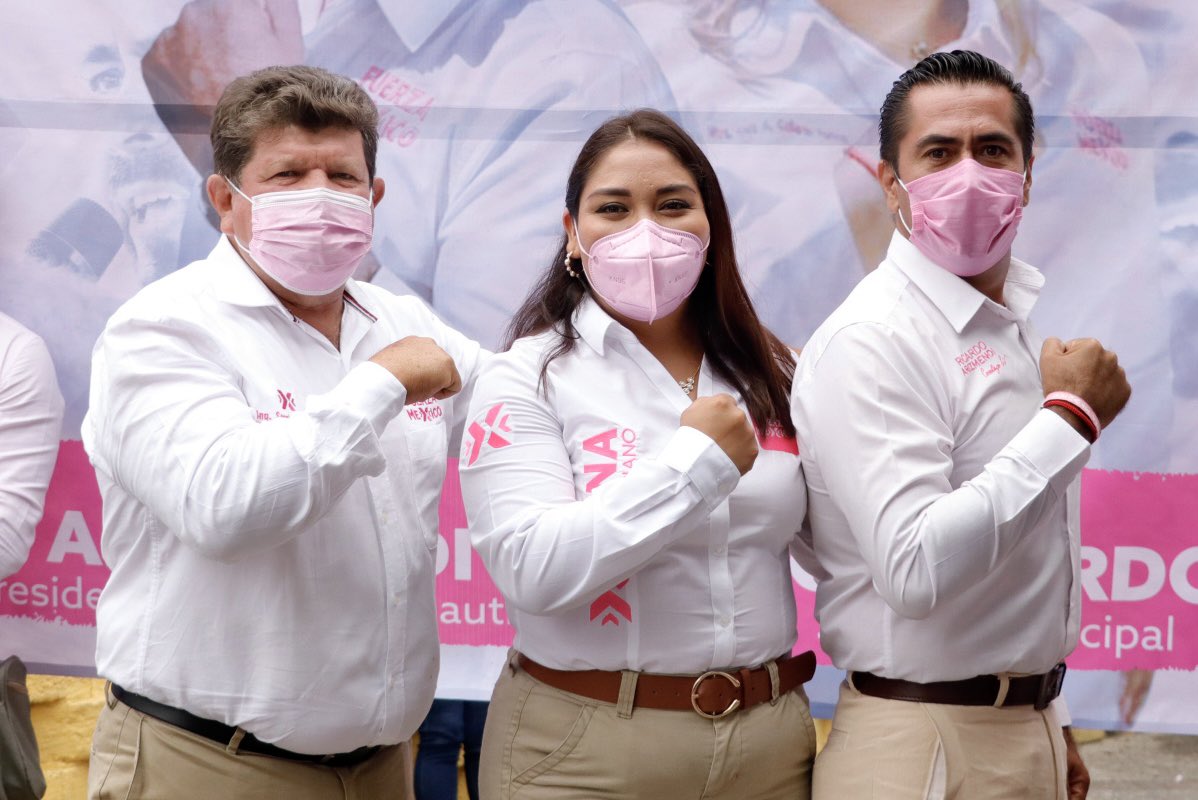 XimenaSorianoM's tweet photo. Iniciamos nuestro gran cierre de campaña en el JACALÓN de Cuautlixco, la tierra que me vio nacer. Agradezco a todos las y los cuautlenses que nos acompañan el día de hoy. #PorUnaNuevaHistoria, ¡jálate!... #Cuautla #Morelos @gerislas
 💪🏼🇲🇽 https://t.co/wzM60aAbnx
