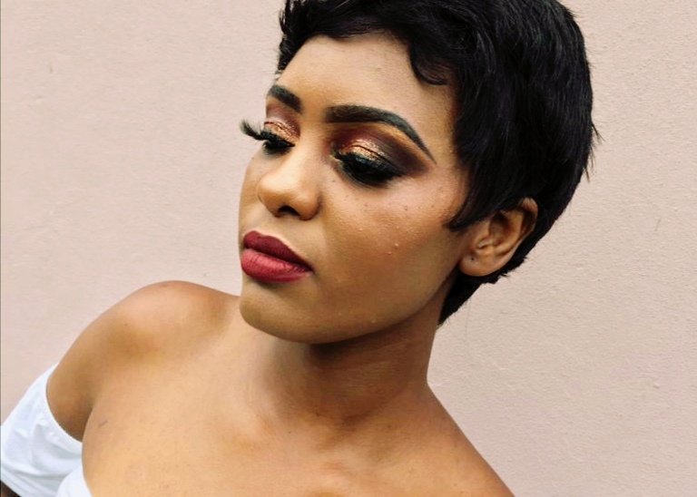 Noks223's tweet photo. Greetings everyone,  here is the work of my hands i do,  makeup,  bridal, evening and Glam,  day, film and photoshoot makeup etc,  current looking for a job,  please retweet maybe my employer is on your timeline...🙏 ekhaya babheke mina..#TheQueenMzansi #bigxhosa #marriage https://t.co/4K0zMcUz3N