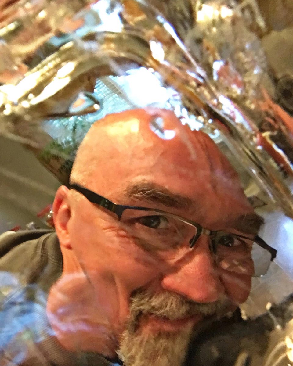FirebirdBo's tweet photo. Yes.. #Ice see you. Think I’m about to get the hang of this #ClearIce process. Definitely makes #Cocktails more appealing! But, not sure it’s having the same effect on me. 🤔 Haha! #CocktailIce #DrinkIce #DirectionalFreezing https://t.co/04Fnl474vD