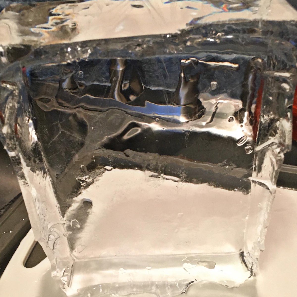 FirebirdBo's tweet photo. Yes.. #Ice see you. Think I’m about to get the hang of this #ClearIce process. Definitely makes #Cocktails more appealing! But, not sure it’s having the same effect on me. 🤔 Haha! #CocktailIce #DrinkIce #DirectionalFreezing https://t.co/04Fnl474vD