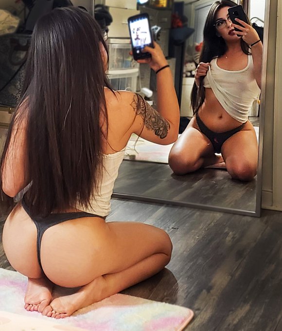 For the next 24hrs my onlyfans will be $5.... Enjoy 😇 https://t.co/gJnA5hQQwK https://t.co/dMMmAUaGz<a href="/tag/mfc"class="tags"><span>#mfc</span></a>