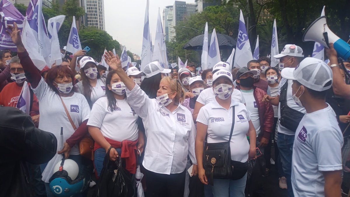 PartidoCdmx's tweet photo. @HidalgoEscandon, candidata a Diputada Federal en cierre de campaña nacional. 🙌🏻💜 
Agradecemos a todas y a todos los que asistieron para brindar su apoyo al Partido Encuentro Solidario. 😃 
👉🏼 Recuerda: este 6 de junio vota por el PES. 🗳🙌🏻 
#PESCDMX #PorLaVidaYLaFamilia https://t.co/J91tat3cNT