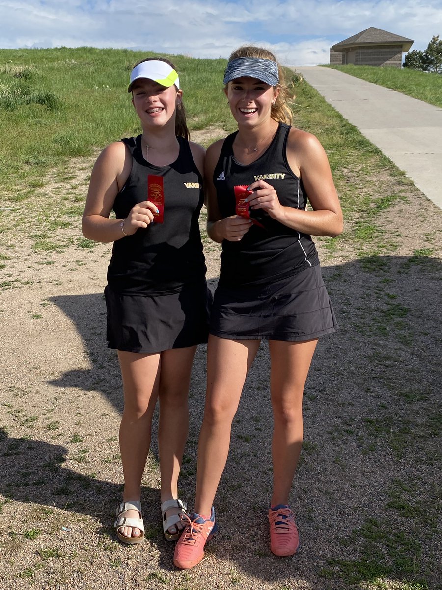 ArapTennis's tweet photo. Congrats to Brooke Tilghman, Ashley Gonzales, Aliya Fiske, Ali Taliaferro, Maddie Malcolm and Kate Plisko for placing second at 2, 3, and 4 doubles and qualifying for state! https://t.co/9LahsfmDlT