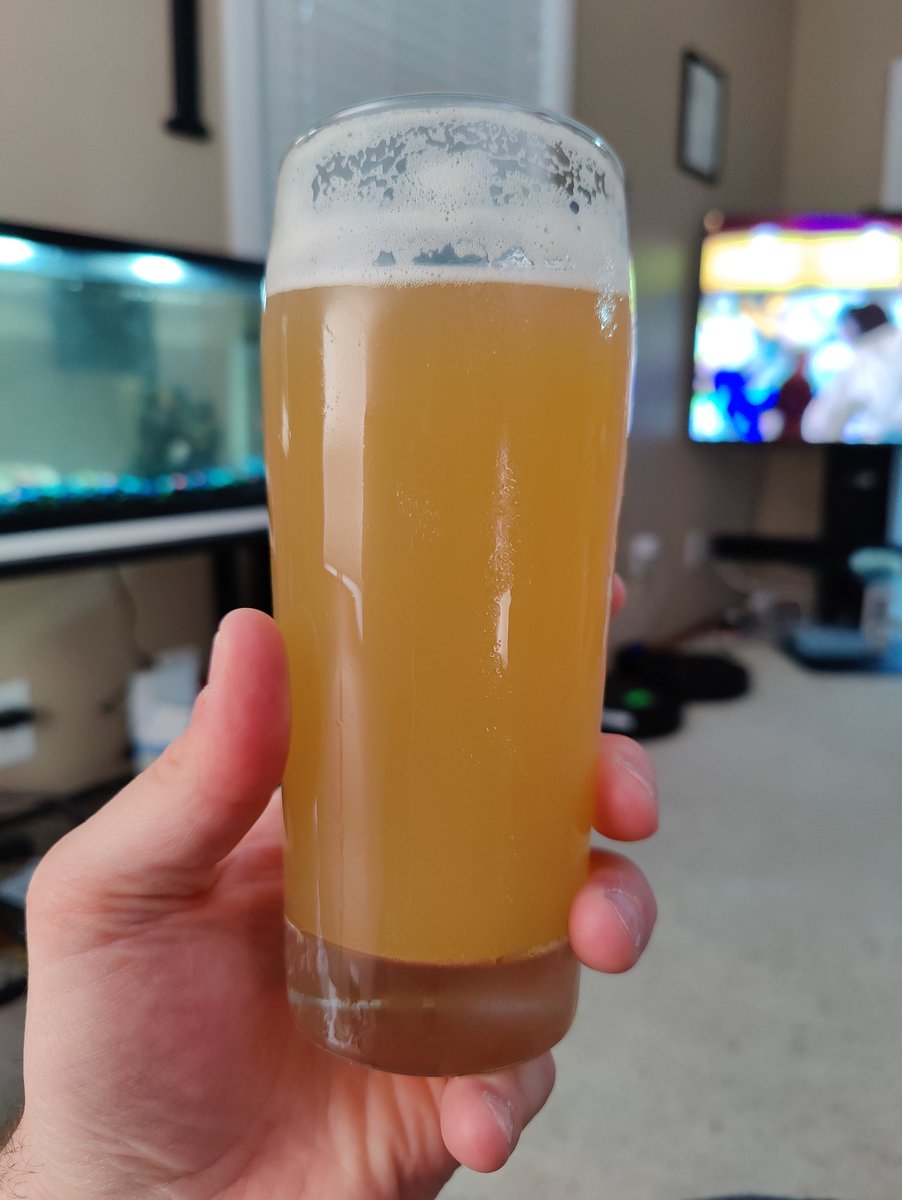 eatuna247's tweet photo. First glass of home made Future IPA from my @MkrBeer yummy
#craftbeer
#beermkr https://t.co/jkxQoj88Cm