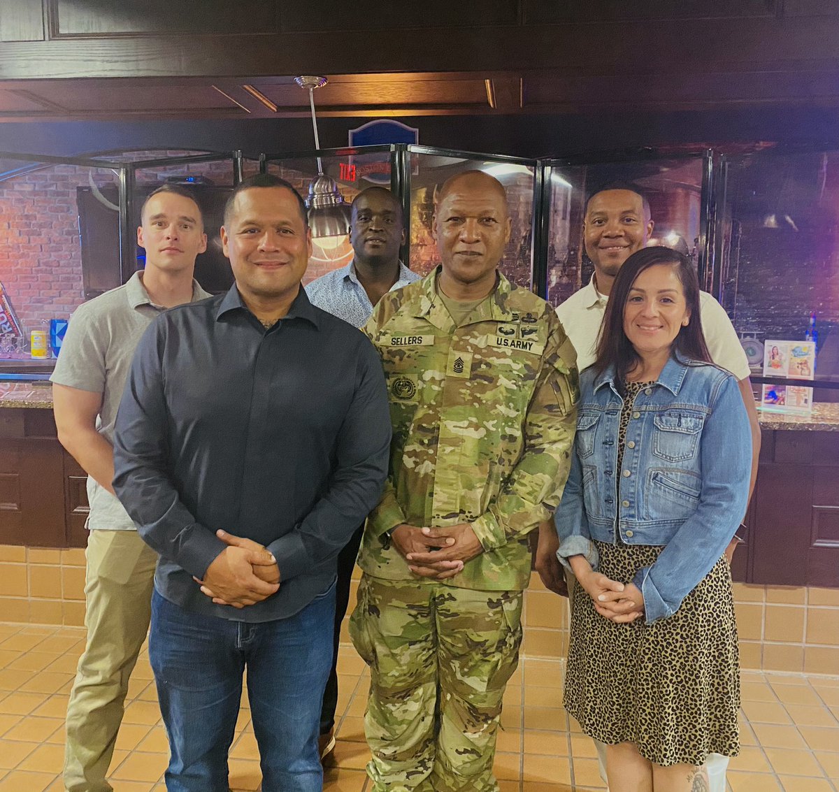 a_silvawarren's tweet photo. Spent my Wednesday night breaking bread with some great multifunctional Logisticians.
#alwaysforward #class71 @GeorgeRWarren2 @JesusVazquez582 https://t.co/GFBLCjFUGe