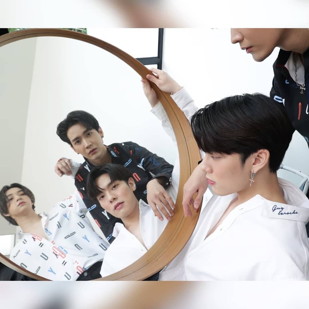 KIIMMONOFFICIAL's tweet image. 3 หนุ่ม 😎 
#guylarochexBasKimCop 
#GuyLarochemenswear 
#GuyLarocheThailand
#Lookguylookgood 
#หล่อดูดี
#jacket
#ขุณขิมมอญ
#ctrpanuwat 
#บาสเด็กอ้วนที่แท้จริง

📸👇
instagram.com/p/CPpNZ42M7mS/…