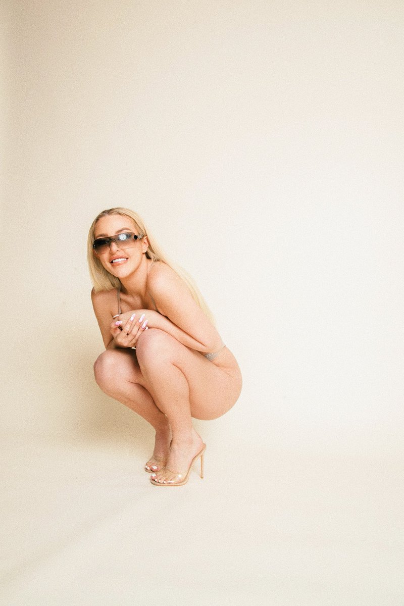 Tana Mongeau tweet media