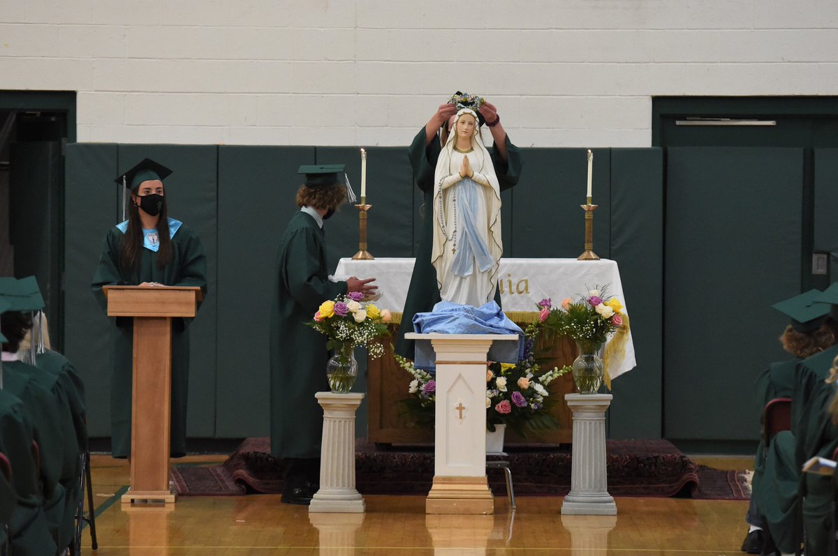 HNGreenwave's tweet photo. We feel very fortunate we could gather together and celebrate our traditional Baccalaureate Mass and Tribute to Mary Ceremony on campus. This year, we also added Senior Sunset afterward on Cicerchi Field! To view more photos, go to https://t.co/20QmTxxxgs. https://t.co/d7z4Z89unp