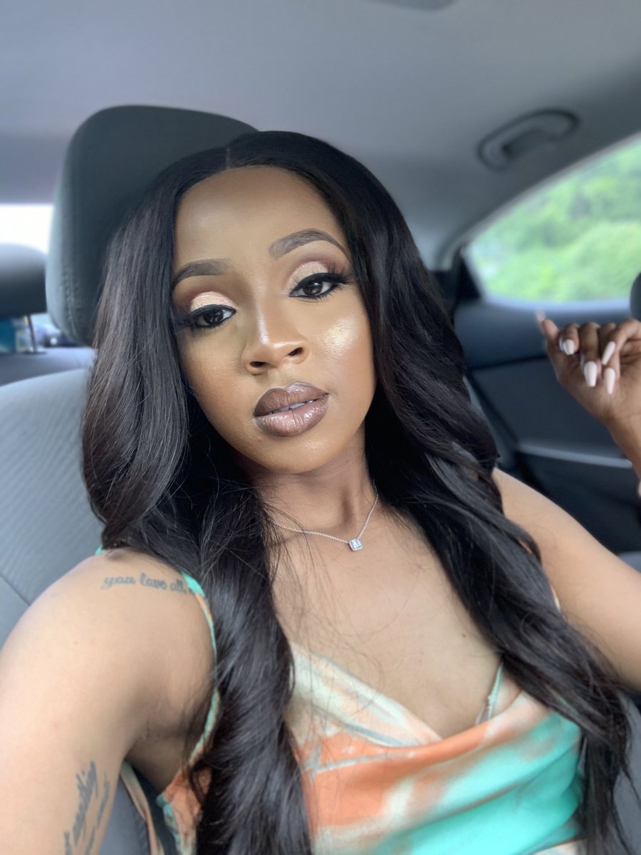 LexyyBugg's tweet image. And beauty is her name 😍😍💜