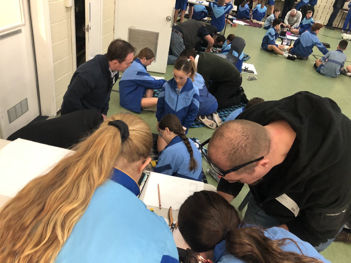 EricaHorn711's tweet photo. A hub of excitement and discovery. Year 6 students “tinkering” with their parents and grandparents discovering how things work. #sharedlearning #shinethroughdiscovery @NewmanCollegeWA @stuey_mac @LucieMc80 https://t.co/aGOJIzqtdR