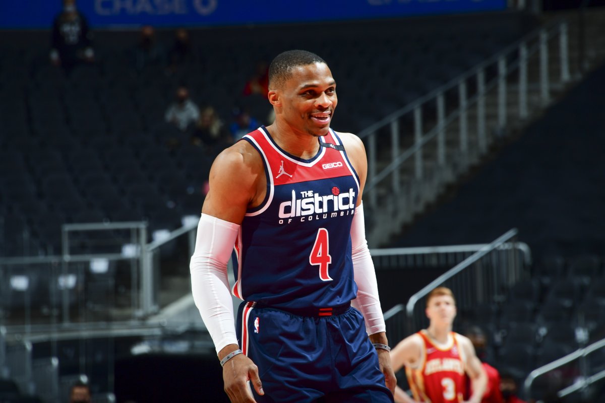 BleacherReport's tweet image. 🚨 Russ appreciation post 🚨

-Set the record for most triple-doubles all-time
-Averaged 22.2 PPG | 11.5 RPG | 11.7 APG
-Fourth time averaging a triple-double

What a season for the Brodie.