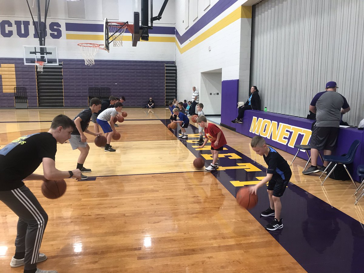 MonettBoysBball's tweet photo. Had a great 1st day of Youth Camps today! Looking forward to Friday at the same time! #FutureCubs https://t.co/r0VT6yzEE0
